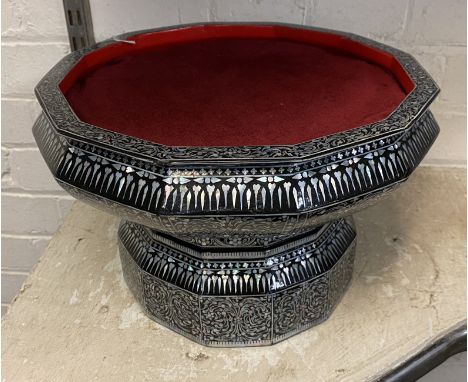 MOTHER OF PEARL EFFECT STAND