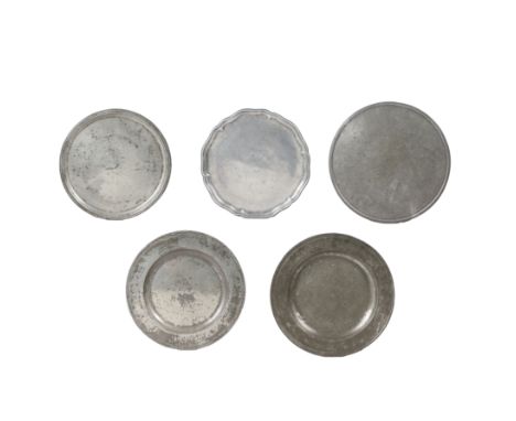 With hallmarks to front rim and touchmark to rear of Edward Quick I, (fl.1687-1707), (PS7671),  51cm diameter; together with 