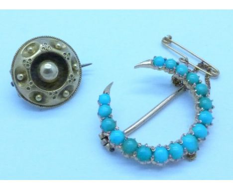 A yellow metal and turquoise crescent shaped brooch and a yellow metal button brooch, 5.3g