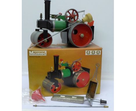 A Mamod SR1a steam roller, boxed