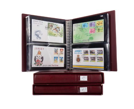 FIRST DAY COVER COLLECTION,in three luxury binders, at least five hundred covers, good thematics 