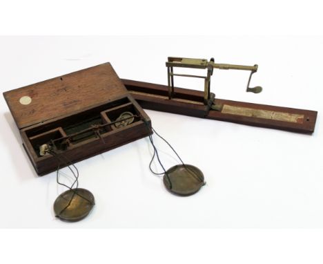 Weighing machine for coinage in small wooden box, together with a set of scales and small weights in original wooden box (2) 