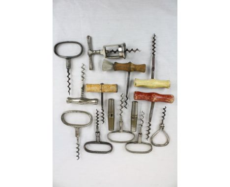 Small collection of vintage Corkscrews to include Bow type