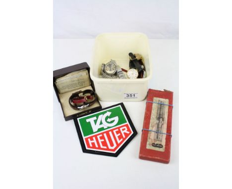Quantity of vintage wrist watches including Seiko, a box of watch winding stems etc