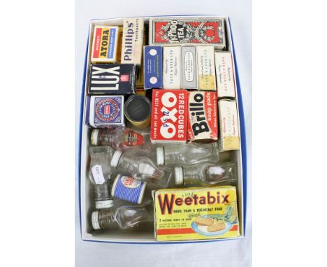 Tray of vintage Shop display advertising items to include Huntley &amp; Palmer tin, Weetabix, Typhoo tea box etc