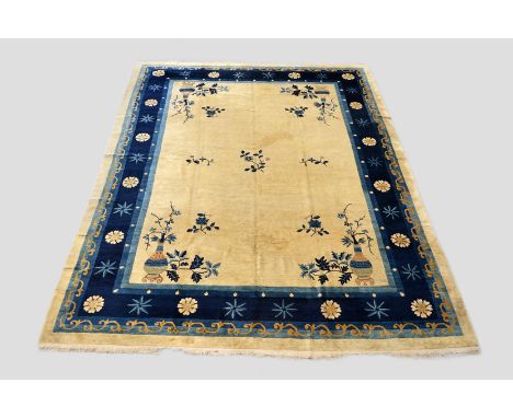 Good Ningxia carpet, Gansu area, west China, early 20th century, 11ft. 6in. x 8ft. 11in. 3.50m. x 2.72m. 