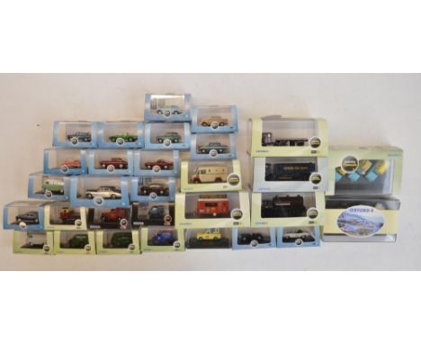 Thirty 1/76 scale OO gauge diecast vehicle models from Oxford Diecast to include Commercial, Haulage, Emergency and Automobil