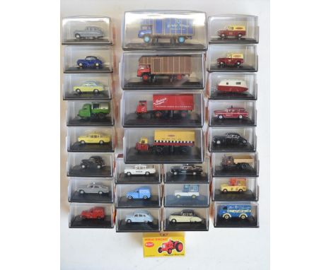 Twenty six boxed as new 1/76 scale OO gauge diecast model vehicles from Hornby Skale Autos to include vintage goods vehicles,