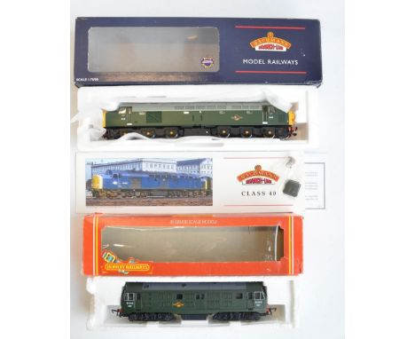Two OO gauge diesel electric train models to include Bachmann 32-477 Class 40 Diesel D325 Split Head Code Green (model in min