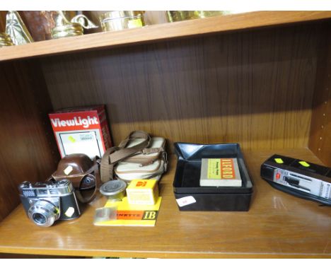 KODAK RETINETTE 1B FILM CAMERA WITH ACCESSORIES , DEVELOPING TRAYS AND OTHER PHOTOGRAPHIC ITEMS. TOGETHER WITH A GRUNDIG STEN