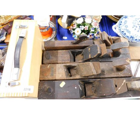 Four vintage wood block planes, and a cased set of bowls.