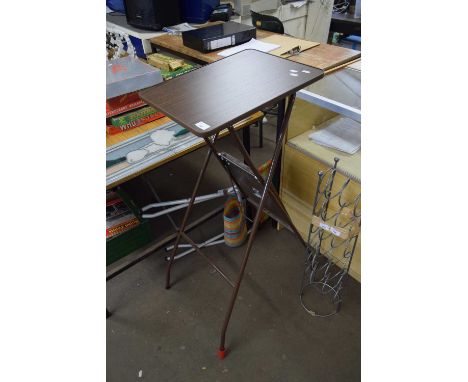 METAL STAND FOR A PROJECTOR