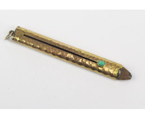 A Planished Gold Telescopic Fob Pencil Holder with turquoise mounted button, London 1903, Goldsmiths Company, 78mm, 7g 