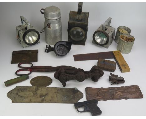 Two BR tri colour hand held signal lamps, a graining comb set, letter stencils, assorted tools etc. 