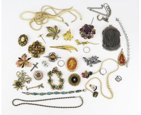 A Selection of Costume Jewellery including a SPHINX faux amethyst brooch, hallmarked silver 'Lucky Horseshoe' pendant, silver