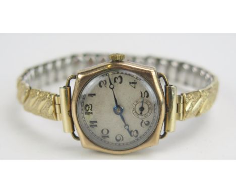 A 9ct Gold Ladies Manual Wind Wristwatch. Running 