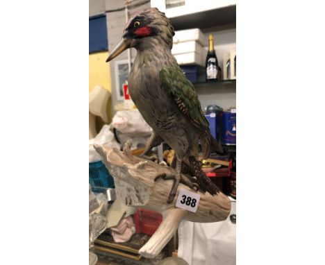 GOEBEL FIGURE OF A GREEN WOODPECKER