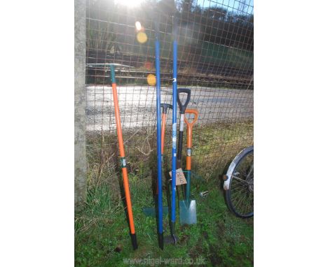 Quantity of garden tools including rake, hoes, spade, edger etc