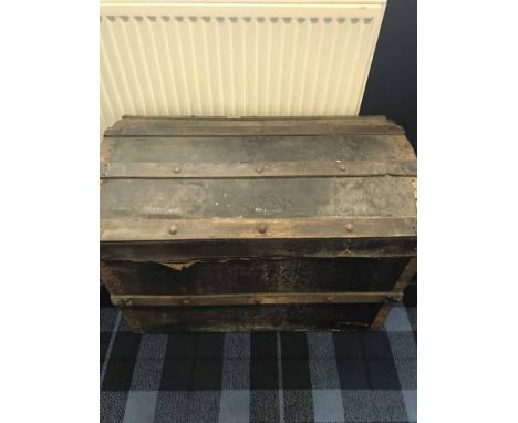 20TH CENTURY TRUNK