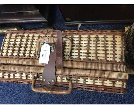 WICKER PICNIC HAMPER, WICKER BASKET AND TWO WICKER CIRCULAR LIDDED BOXES