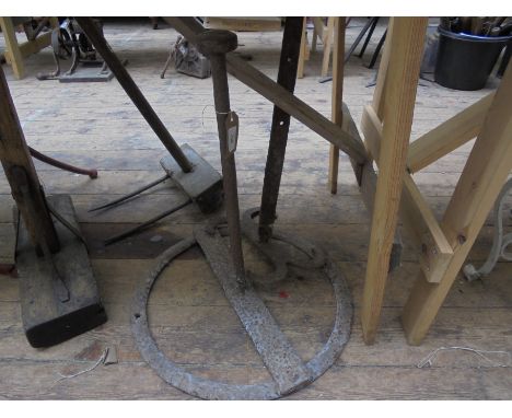 Large metal cart stand, bracket and double pronged lifting tool