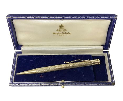 9ct gold Yard O Led propelling pencil, patent No. 422767, engine turned decoration and  engraved with initials H.W.W.F, Birmi