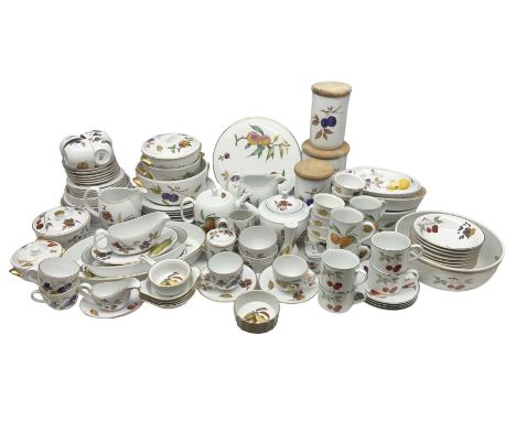 Royal Worcester Evesham pattern tea and dinner wares, to include six dinner plates, five smaller plates, eight teacups and sa