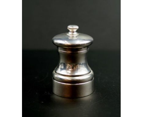 Sterling silver pepper grinder hallmarked London 1969, maker: Park, Green &amp; Co Ltd