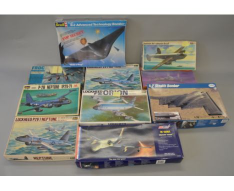 10 x Assorted 1:72 scale model aircraft kits, various manufacturers. Viewing recommended