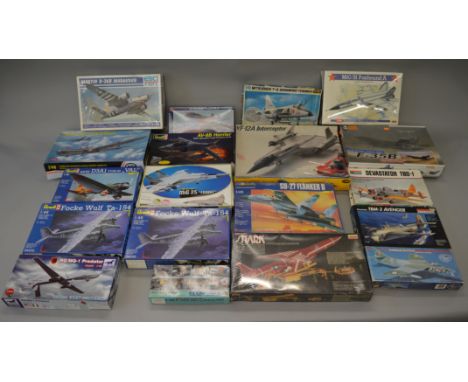 19 x 1:48 scale model aircraft kits, various manufacturers. Viewing recommended