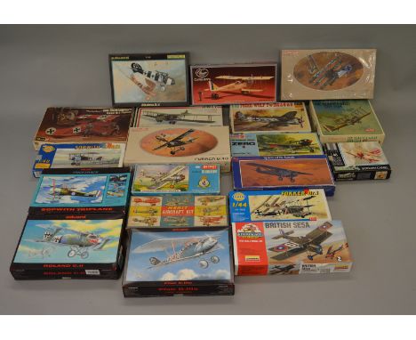 19 x 1:48 scale model aircraft kits, various manufacterers. Viewing recommended