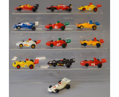 Thirteen unboxed Scalextric F1 slot cars, some would benefit from careful cleaning, otherwise appear F/G. (13)