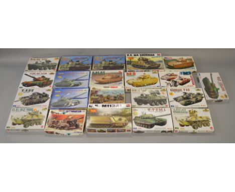 21 x 1:48 scale military model kits, includes motorised kits. Viewing recommended