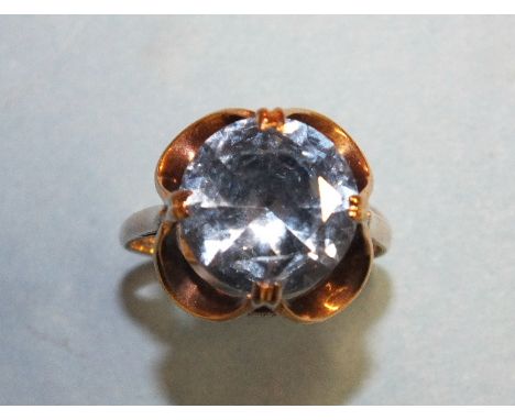 A 9ct gold dress ring set blue spinel, size N, 3.6g.