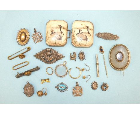 A Chinese ceramic and metal buckle decorated with cranes, and other items.