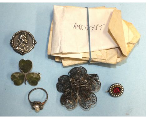 A silver Art Nouveau button, an early-19th century paste and pearl brooch, various uncut and loose gemstones and other items.