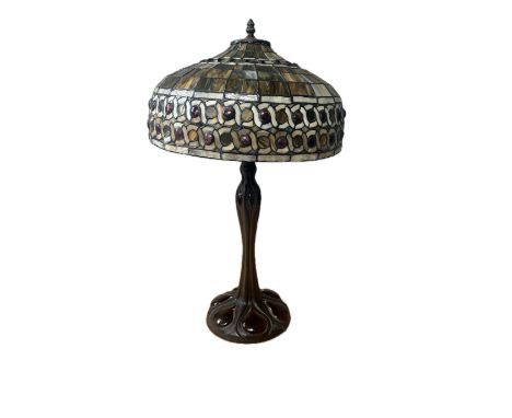 Large tiffany style lamp, shade diameter 40 cm