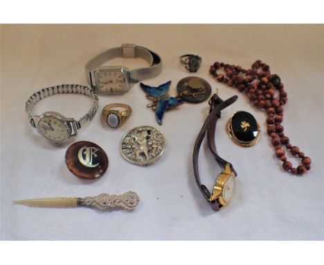 A COLLECTION OF JEWELLERY AND WATCHES including an enamel butterfly brooch