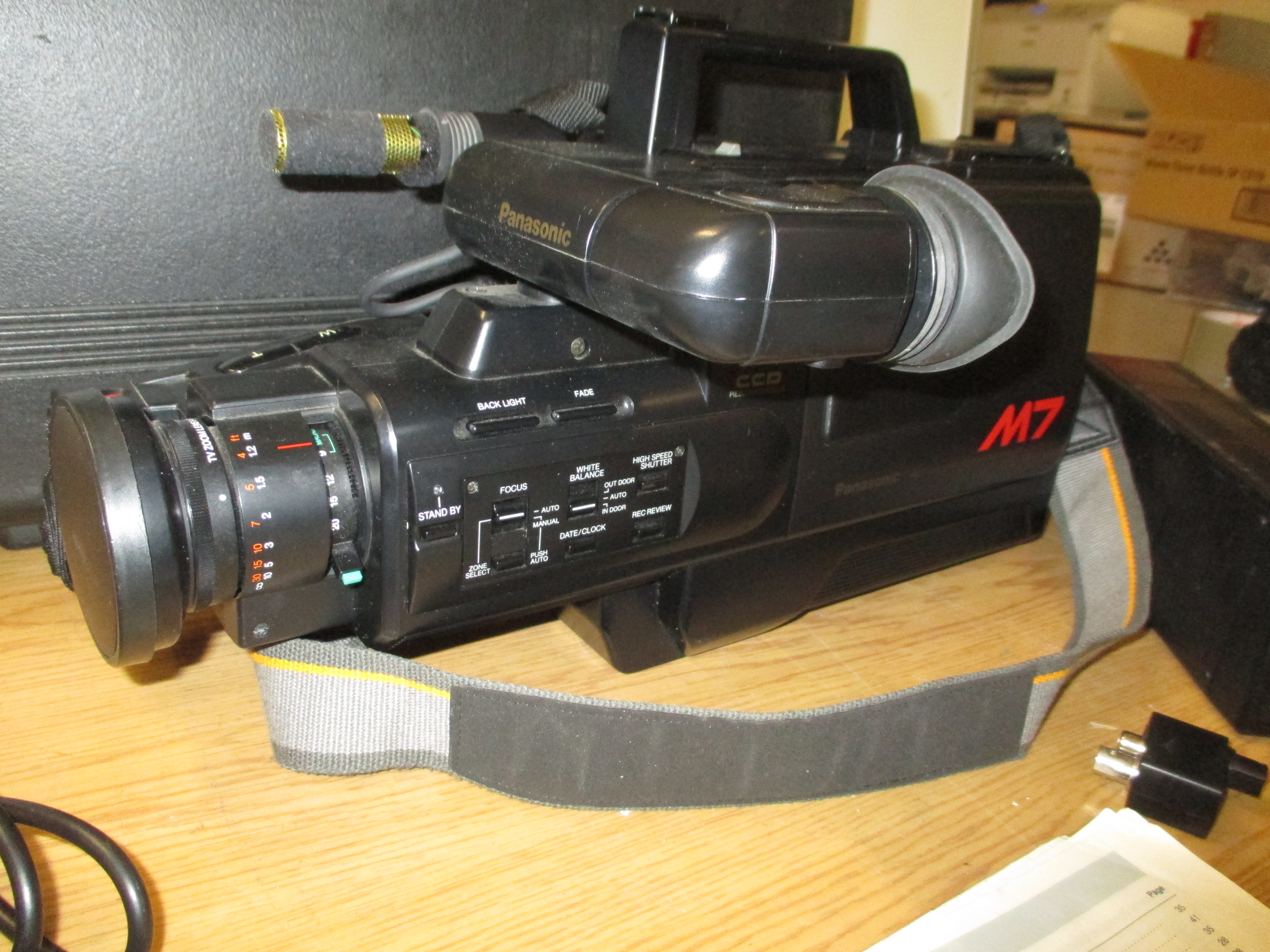 PANASONIC M7 VHS MOVIE CAMERA MODEL NVM7B WITH PANASONIC VIDEO AC