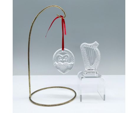 Incudes 1 elegant Claddagh ornament showcasing the iconic Irish symbol of love with detailed design of two hands holding a cr