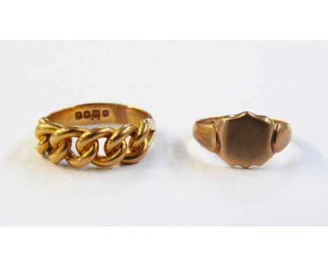 18ct gold link decorated ring, size Q/R, 7.9g and a 9ct gold signet ring, size N/O approx., 2.4.g (2) 