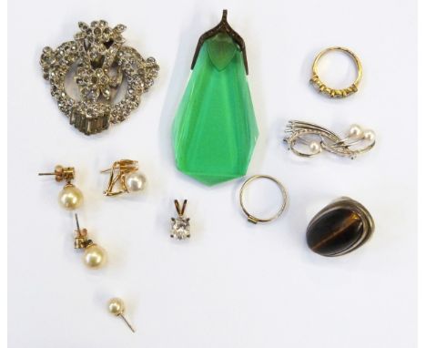 White metal & pearl brooch, Art Deco-style green glass pendant & other costume jewellery