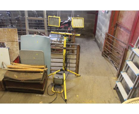 A Screwfix twin lamp work light set and a Screwfix single lamp work light 