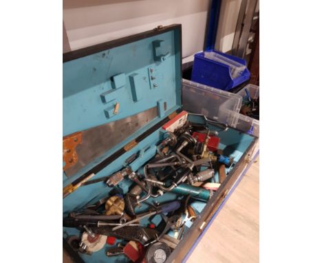 SUBSTANTIAL AMOUNT OF TOOLS INCLUDING SANDERSON NEWBOULD HAND SAW ETC