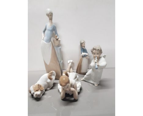 LLADRO FIGURINE ANGEL PLAYING FLUTE AND 3 NAO FIGURES   SAS