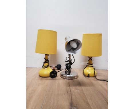 A CHROME DESK LAMP TOGETHER WITH A PAIR OF MODERN YELLOW TABLE LAMPS