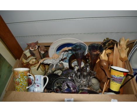 A vintage Cristallin Jannes Chatel France vase, an owl study clock, a Villeroy &amp; Boch 'Naif Christmas' display plate, a n