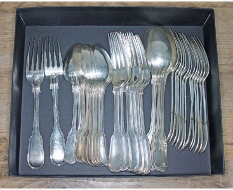 Late Edwardian fiddle &amp; thread pattern flatware comprising nine desert spoons, three serving spoons, twelve medium forks 