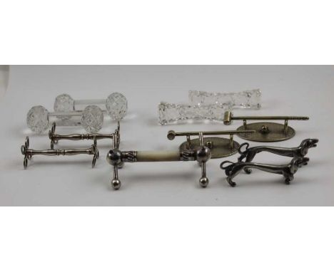 Mark Willis &amp; Son, a pair of silver knife rests, Sheffield 1905, 63g, together with a pair modelled as croquet mallets, a