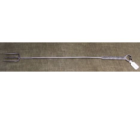 Downer and Thornton 20th century English arts and crafts hand wrought toasting fork. 64 cm long.&nbsp;